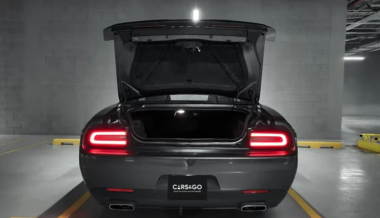 Dodge challenger sxt